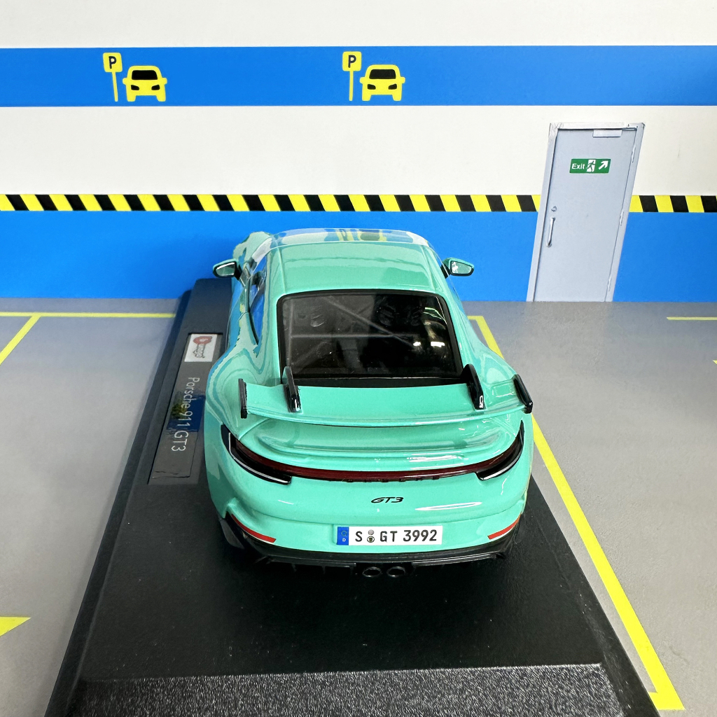 Mô hình xe ô tô kim loại Porsche 911 GT3 tỉ lệ 1:24 hãng Burago 2 màu