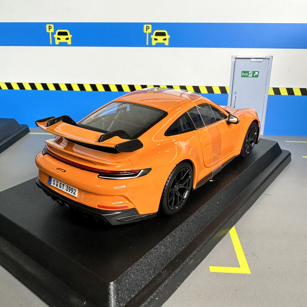 Mô hình xe ô tô kim loại Porsche 911 GT3 tỉ lệ 1:24 hãng Burago 2 màu
