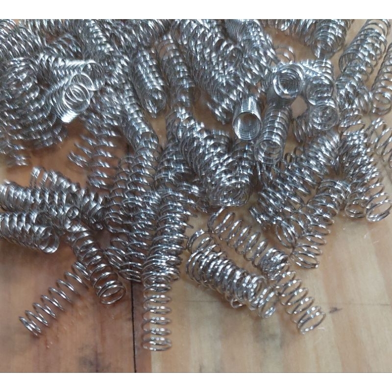 50 cái Lò xo nén phi 4mm, dài 12mm, sợi 0.3mm. Hàng bãi Nhật.
