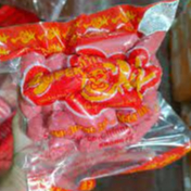 Xúc xích đỏ CP ăn vặt chiên rán, thả lẩu ngon vị hun khói