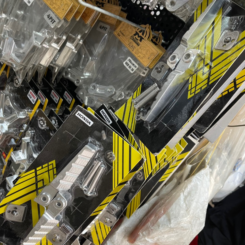 Gác Chân Sau Xe Honda Và Yamaha, Gcraft Nhôm CNC Sáng Bóng