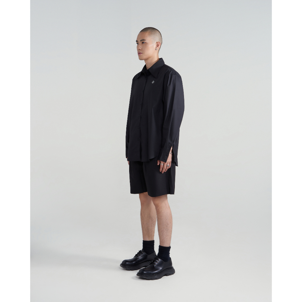 DVRK - Áo Sơ Mi Tay Dài Màu Đen Oversized Đính Logo Kim Loại La Galerie -DVRK-23SS