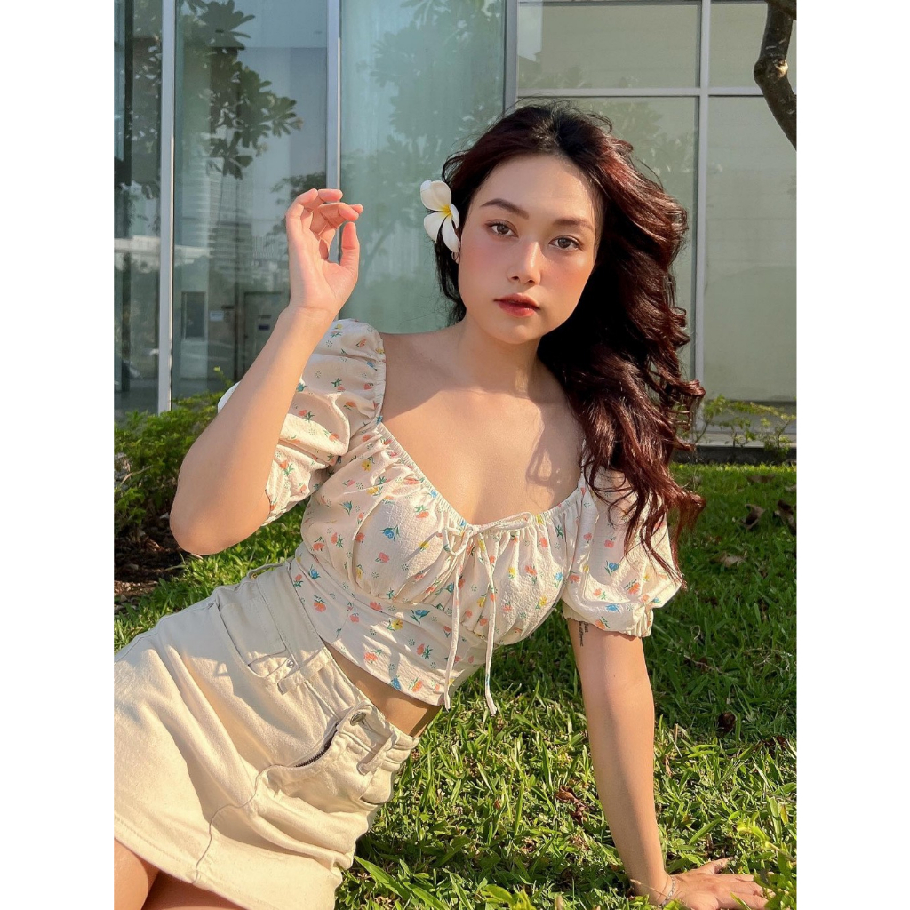 Áo Kiểu Croptop Tay Ngắn Phồng Hoạ Tiết Hoa Nhí Lưng Chun
