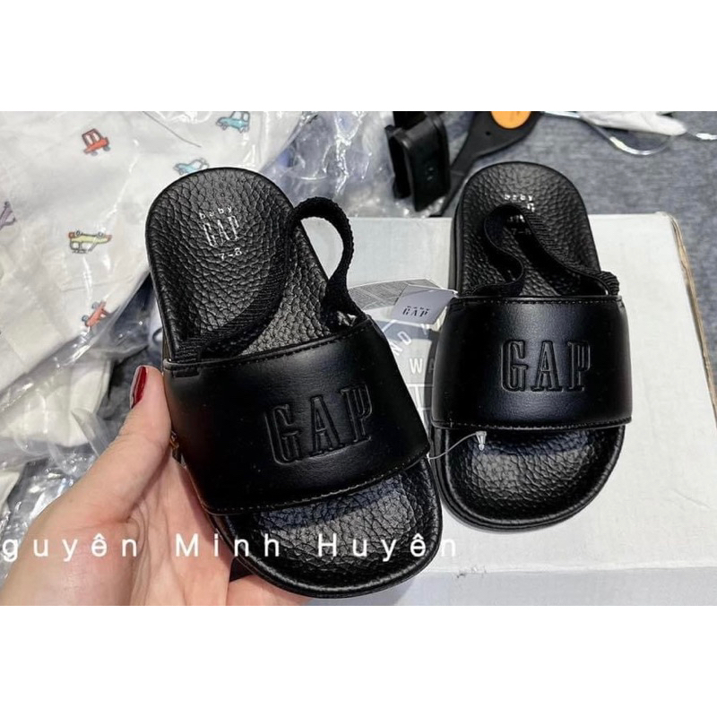 Dép cho bé đẹp, nhẹ và êm