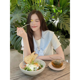 Đầm form suông thắt nơ cổ bèo màu trắng aguja azura dress
