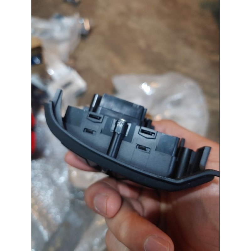 Bộ phím đa phương tiện cho vô lăng xe Kia Morning 2015-2019 - công tắc điều khiển Multimedia -phím trái 967001Y500EQ