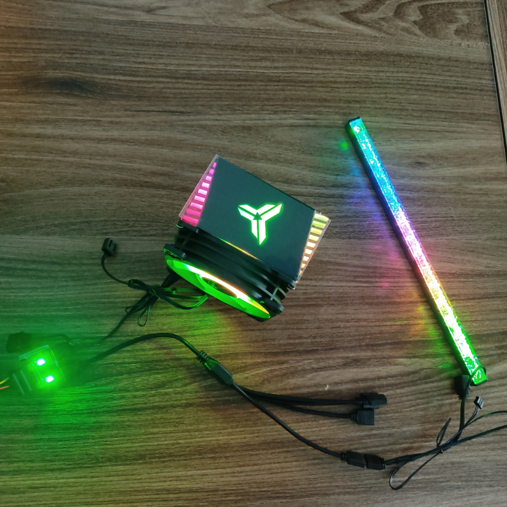 Phụ Kiển Đổi Chân Nguồn Sata Ra 2 Cổng 5v ARGB - Hàng New