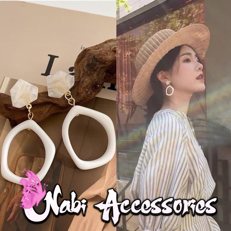 Bông tai, hoa tai hình học trắng, phụ kiện cao cấp - Nerissa accessories