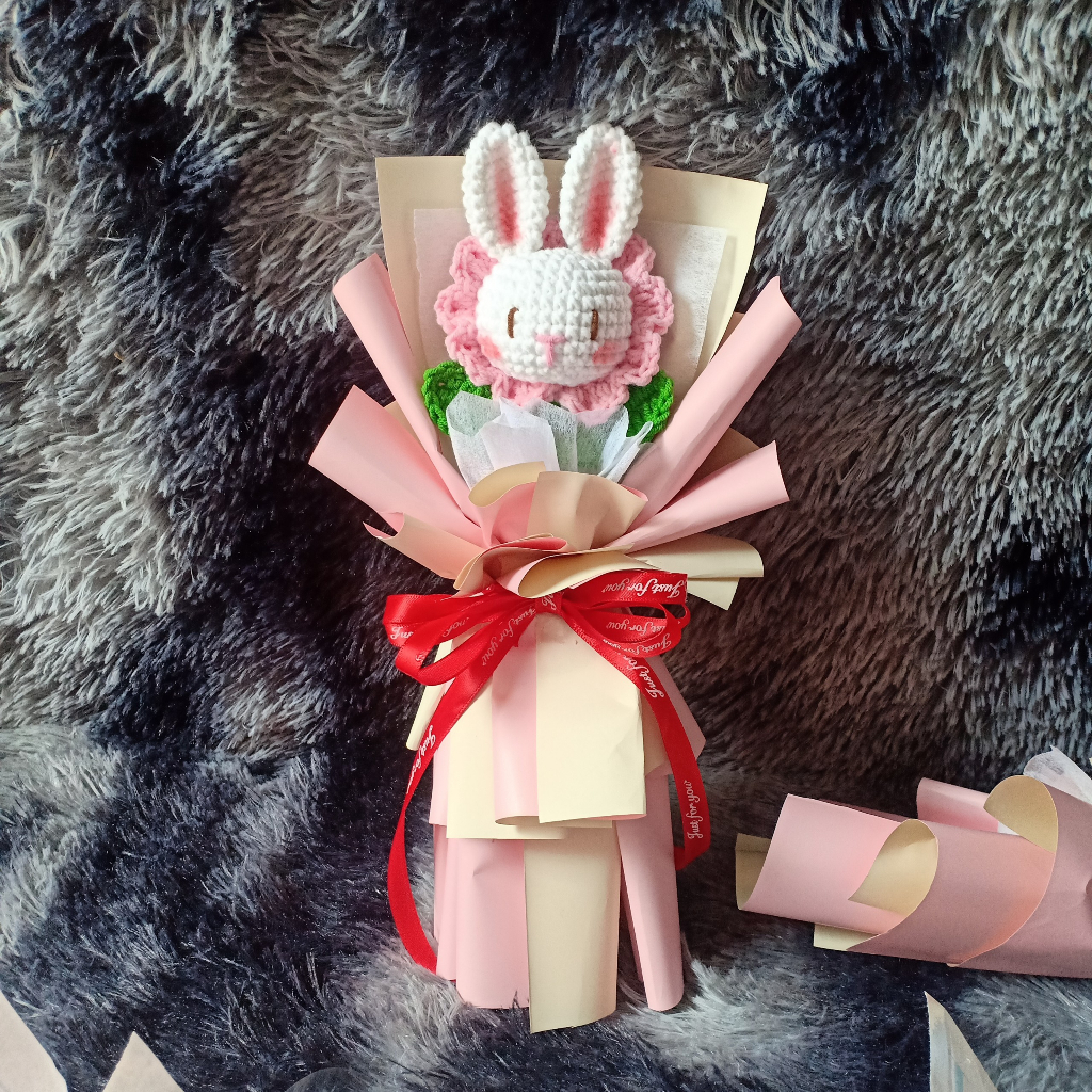 Bó Hoa Bé Thỏ Bằng Len Handmade Làm Quà Tặng