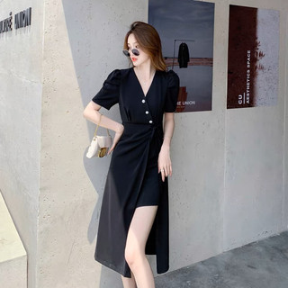 Đầm nút xéo xẻ tà 2 màu trắng đen đi biển