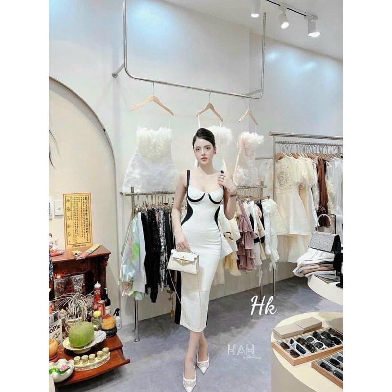 Đầm váy body đường sọc gân tăm có mút cực kì sang chảnh thích hợp mùa hè