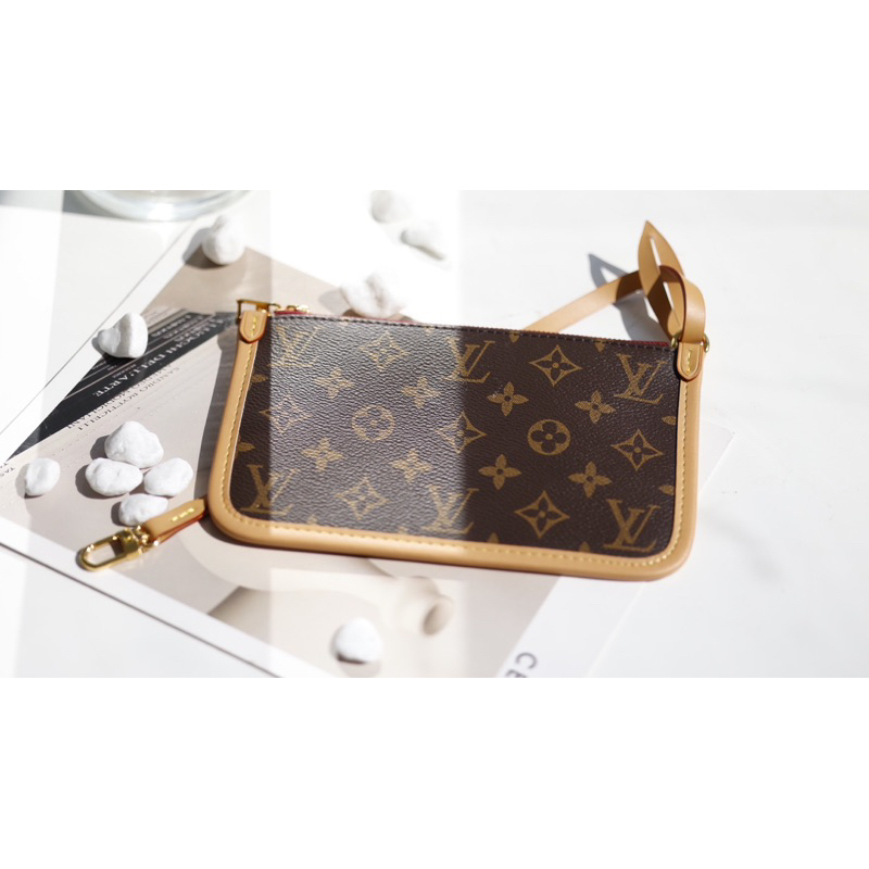 Túi Xách LV Carryall PM 2023 Size 30  -  By Anh Dinh Phuong