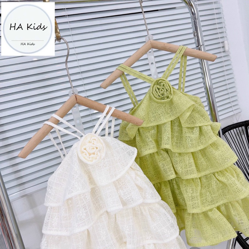 váy yếm tầng ren