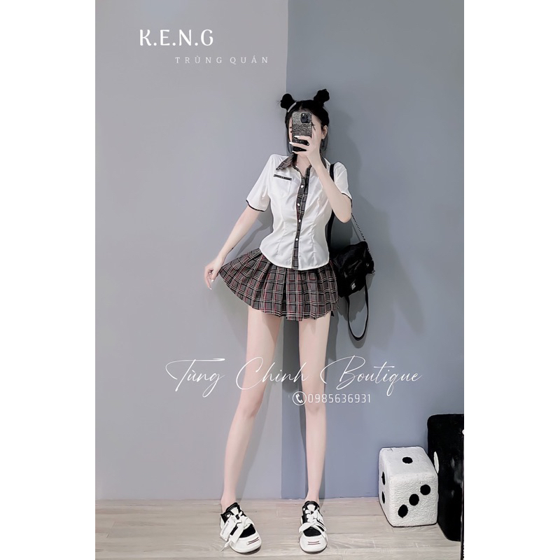 Áo sơmi phối kẻ kèm chân váy xếp ly học sinh