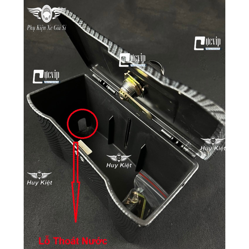Thùng Giữa Đựng Điện Thoại Nhỏ Mini Carbon Có Khóa (Gia) Gắn Sirius xăng Cơ, Sirius Fi MS5970