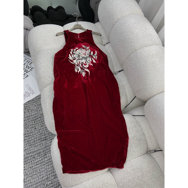 Váy nhung the thêu