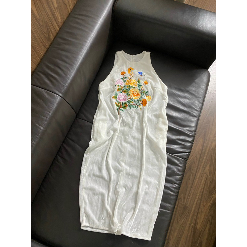 Váy nhung the thêu