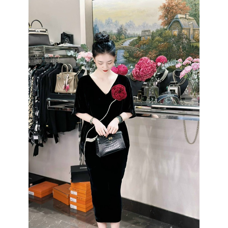 Váy nhung the thêu