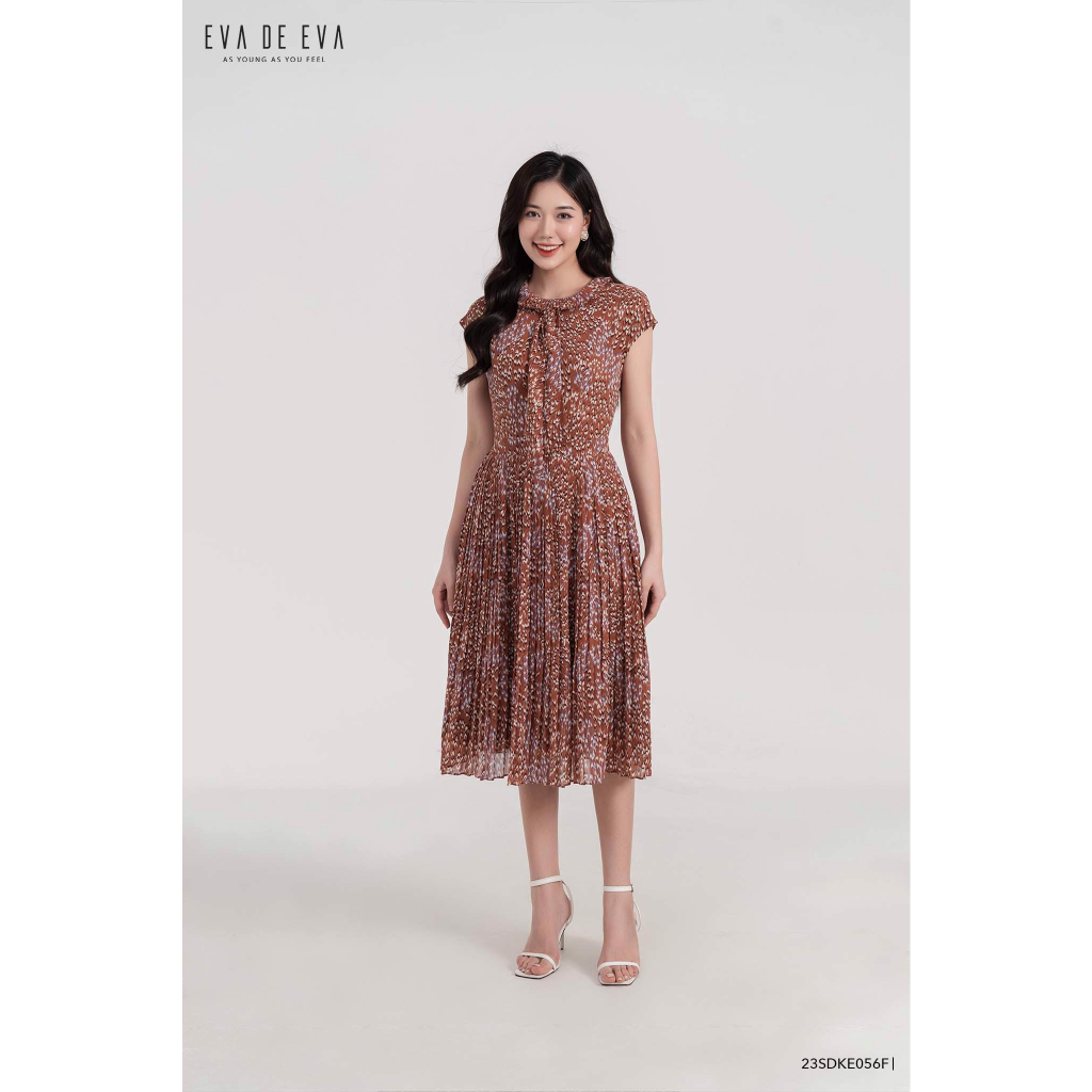 Đầm tay ngắn xếp ly cổ nơ Eva de Eva 23SDKE056F