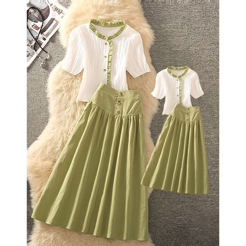 Set mẹ bé croptop kèm chân váy xanh bơ