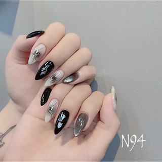Móng up nailbox xà cừ màu đen cá tính
