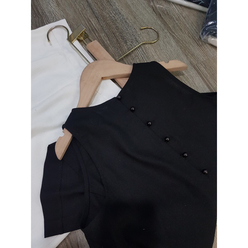 Set áo sẻ lưng có cúc + quần suông