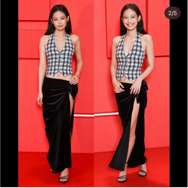 Áo kẻ sọc trắng đen vải tweed hở lưng giống Jennie Blackpink