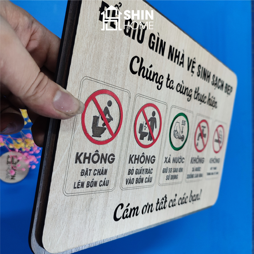 Biển quy định nhà vệ sinh chung giữ gìn toilet sạch sẽ bằng gỗ khắc laser có sẵn keo dán