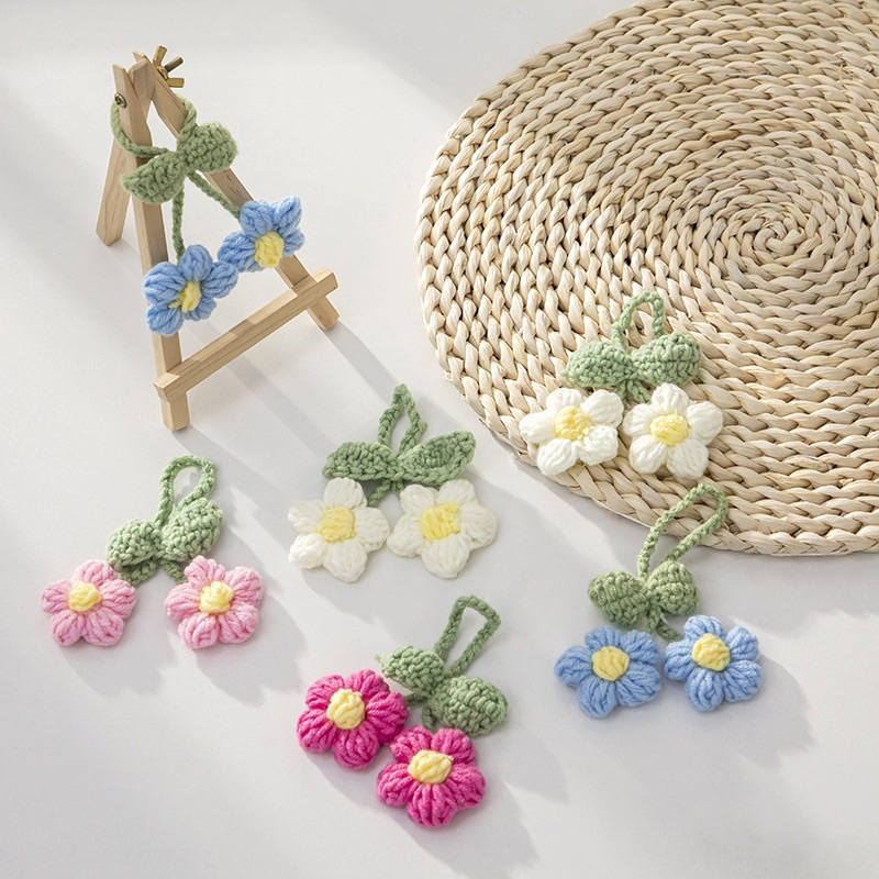Móc khoá hoa 5 cánh bằng len handmade