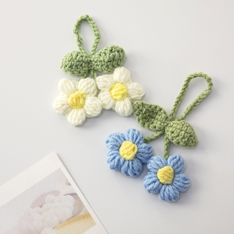 Móc khoá hoa 5 cánh bằng len handmade