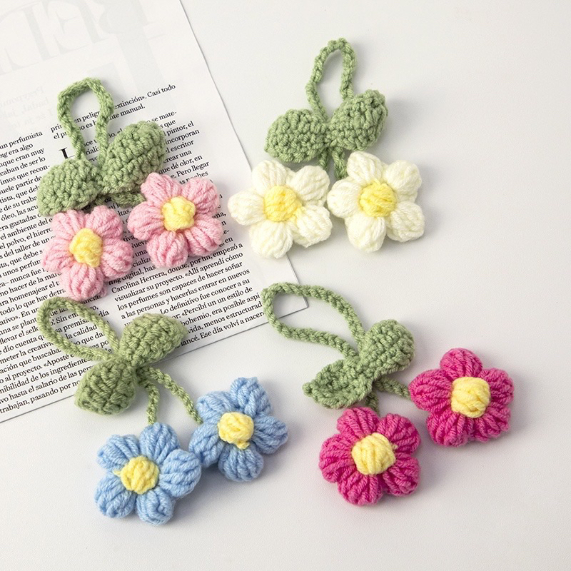 Móc khoá hoa 5 cánh bằng len handmade