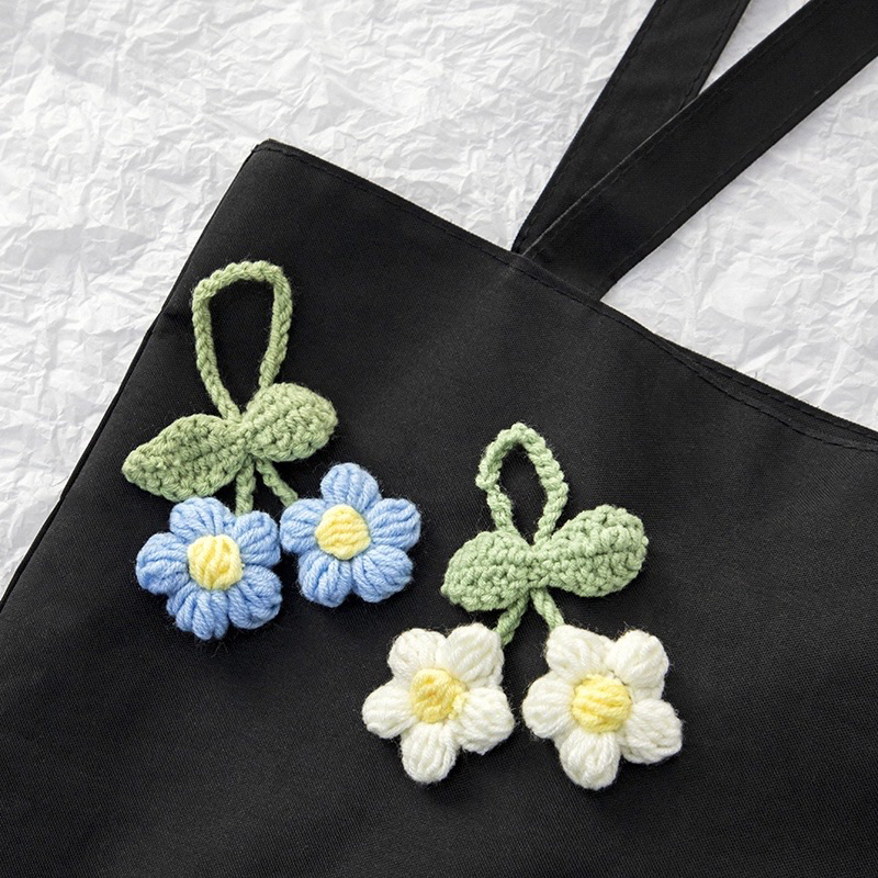 Móc khoá hoa 5 cánh bằng len handmade