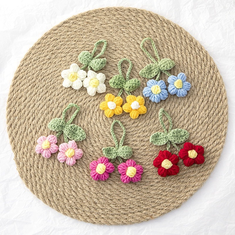 Móc khoá hoa 5 cánh bằng len handmade