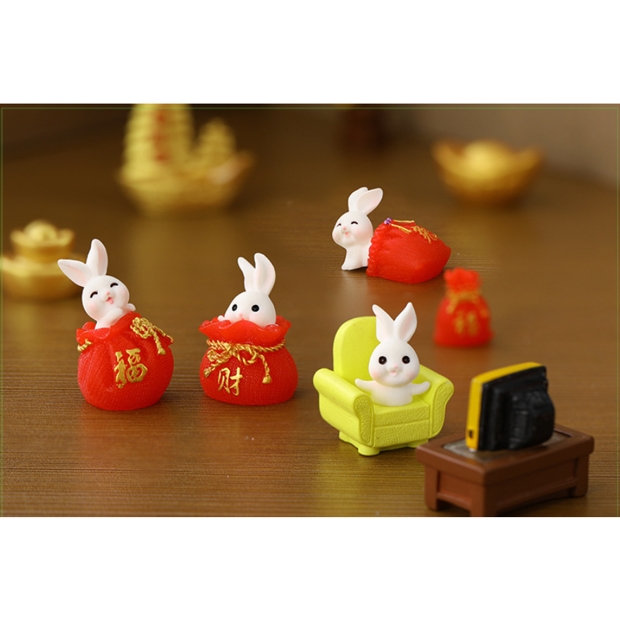 TT02 - thỏ trắng túi đỏ trang trí tiểu cảnh sen đá, xương rồng, bonsai, cây để bàn