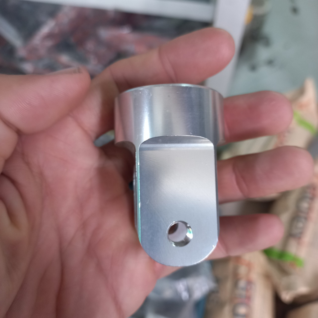 Chân phuộc sau XE GA ; HONDA , Yamaha ( Gía 1 Cái 0