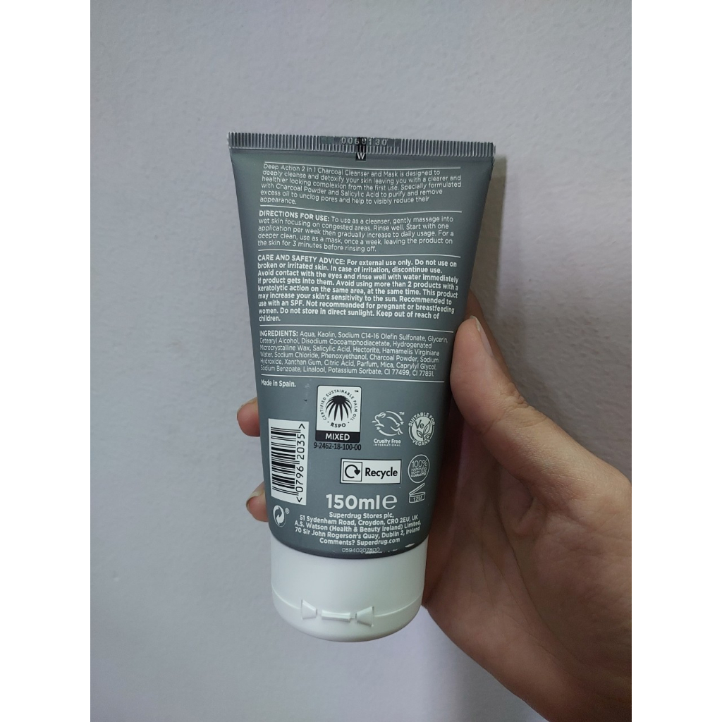 Sữa rửa mặt Superdrug Deep Action 2 in 1 Charcoal Cleanser And Mask 150ml