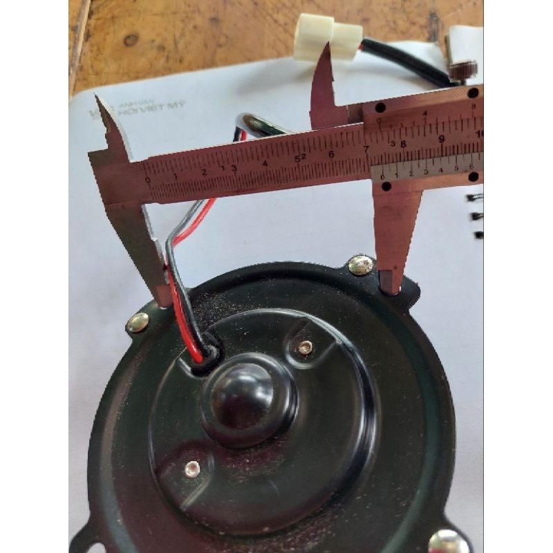 Muato quạt đen mỏng