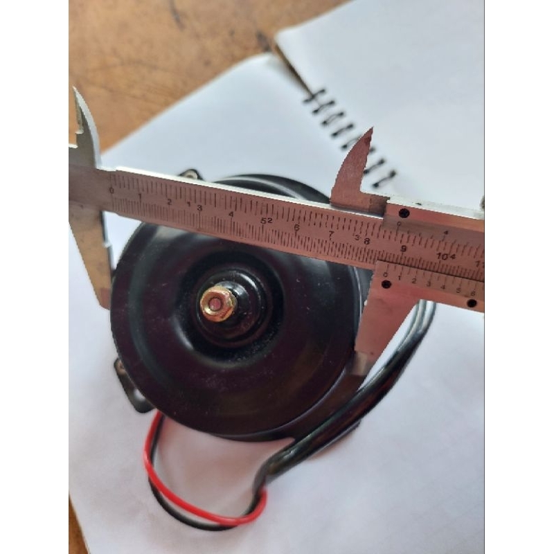 Muato quạt đen mỏng