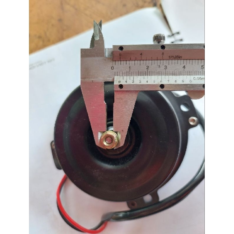 Muato quạt đen mỏng