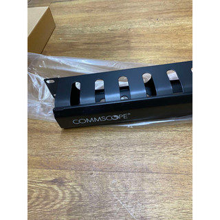 Thanh quản lý cáp ngang ( 1RU  Commscope ) thanh đở cáp 1u amp commscope
