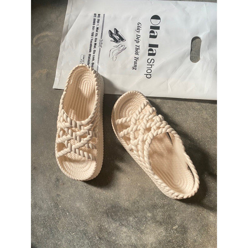 Sandal nữ thời trang, sandal xốp siêu nhẹ siêu êm SD499