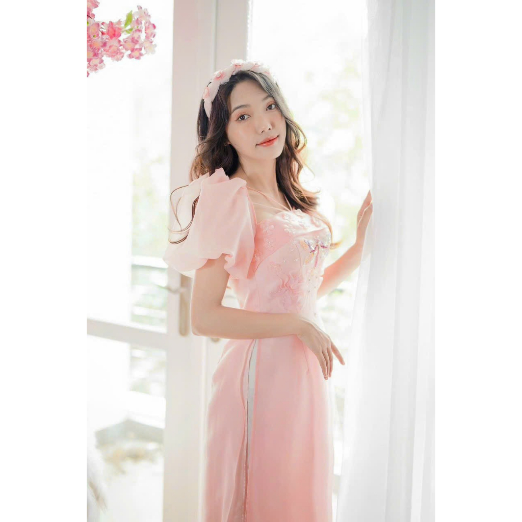 Áo Dài Cách Tân Hồng Ngọc Tay Bồng Với Tông Hồng Ngọt Ngào