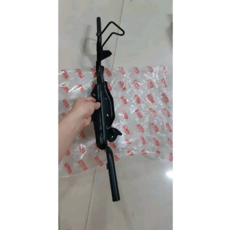 Gác chân máy Sirius đời xăng cơ zin chính hãng Yamaha / gác chân giữa Sirius