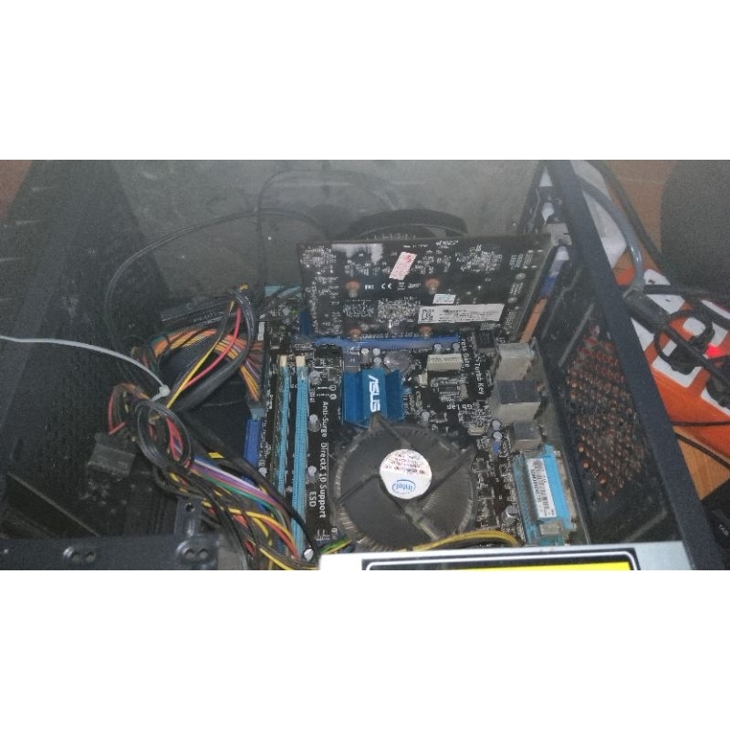 Máy tính case G41 E8400 GT 630 ram 2gb SSD 128gb