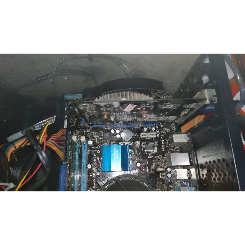 Máy tính case G41 E8400 GT 630 ram 2gb SSD 128gb