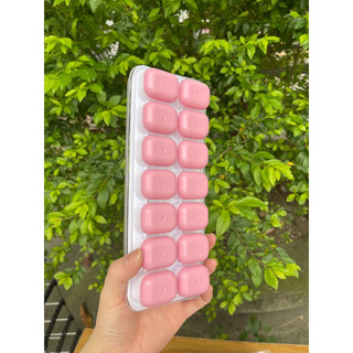 KHAY LÀM ĐÁ SILICON CÓ NẮP