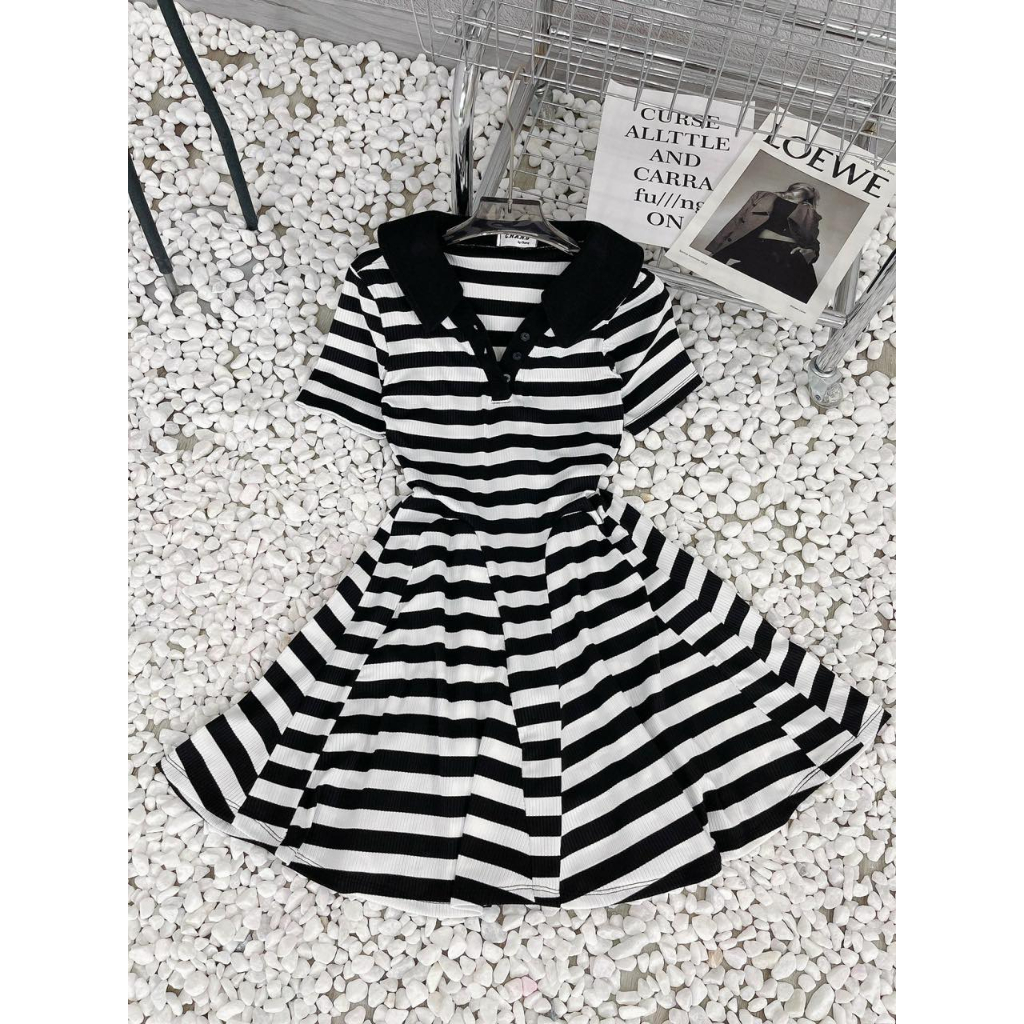 ĐẦM XOÈ SỌC ĐEN CỔ BẺ