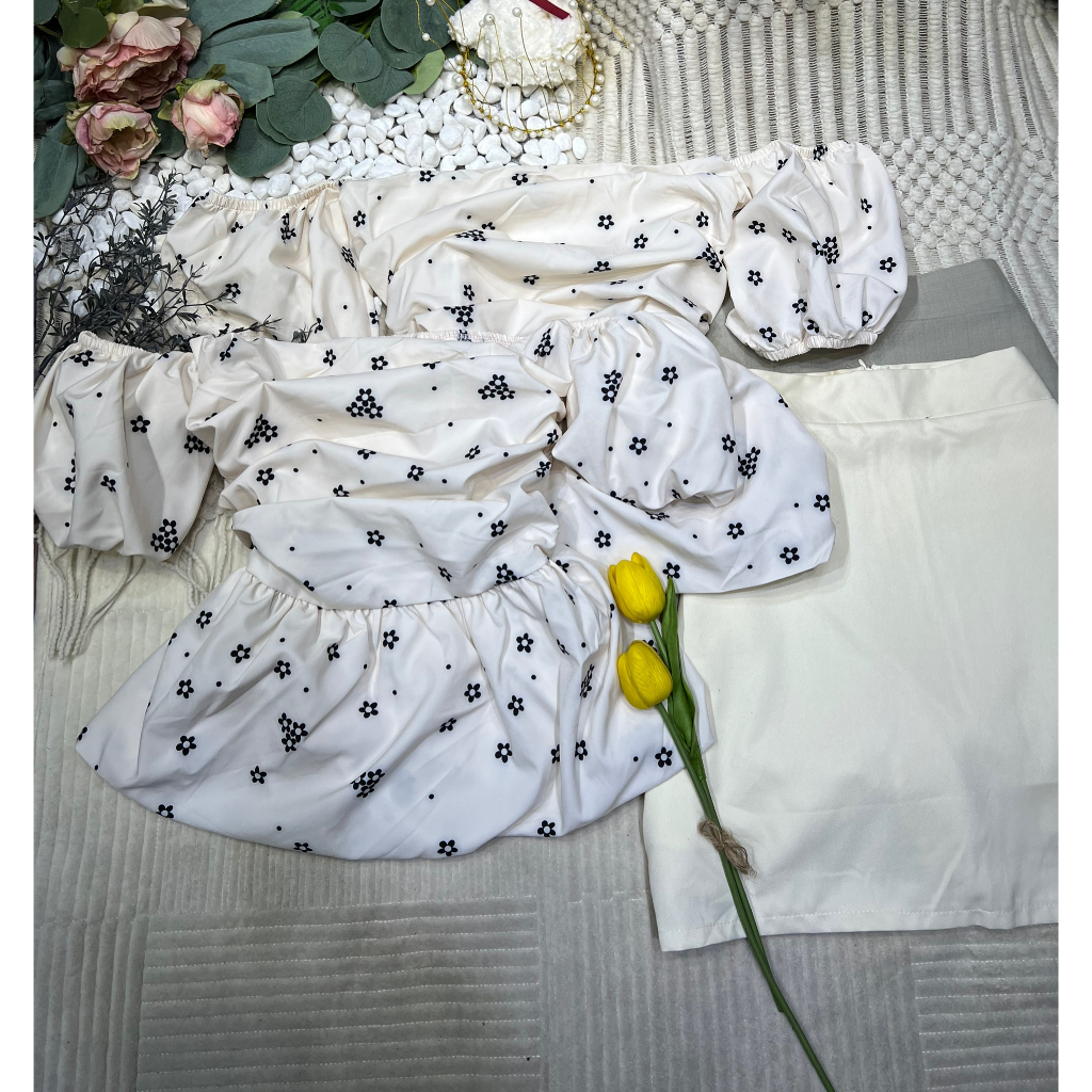 Set Áo Chân Váy Họa Tiết Hoa Nhí Trễ Vai Phối Chân Váy Chữ A Quyến Rũ Trẻ Trung Cá Tính