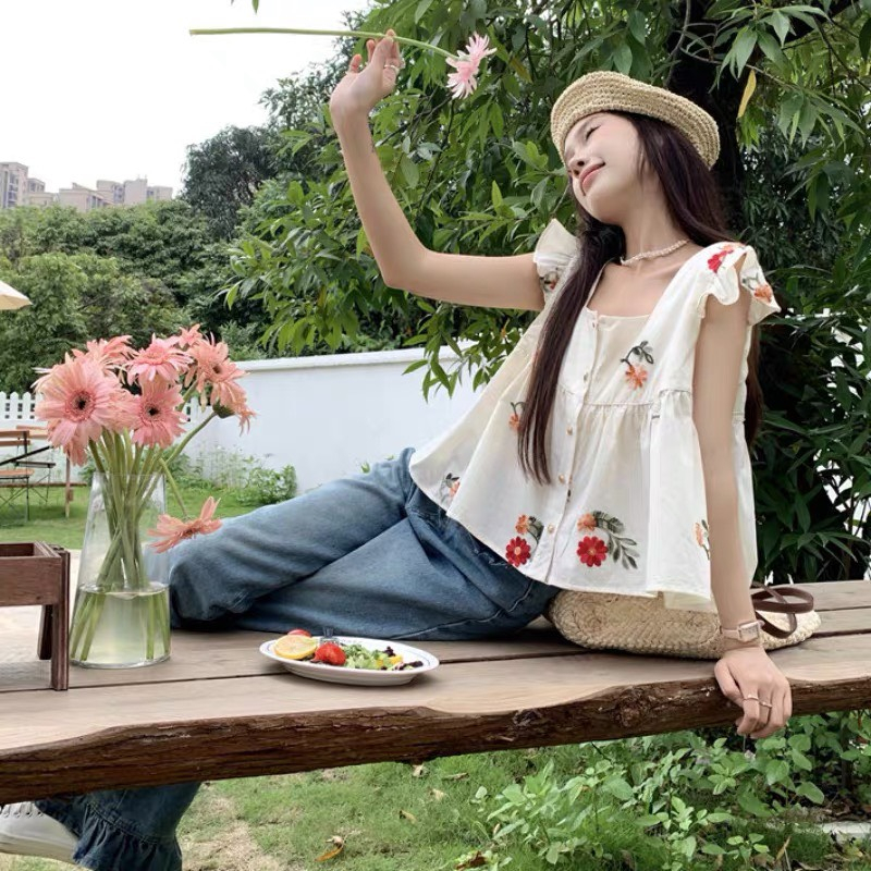 Áo sơ mi nữ cánh tiên hottrend hoạ tiết thêu hoa thiết kể cổ vuông không tay tiểu thư dễ thương A8686 - CHAKOVET