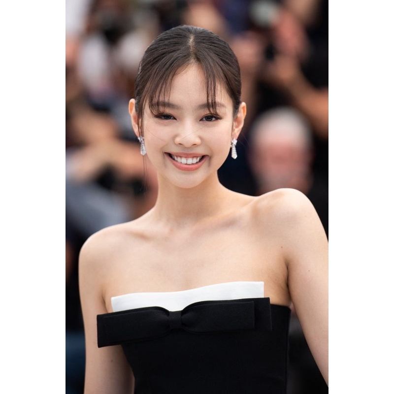 Áo corset đính nơ sang trọng giống Jennie Blackpink